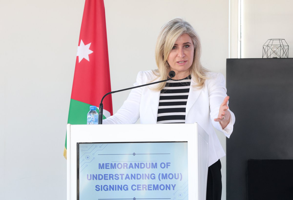 Youth, Technology and Jobs (@ytjjordan) on Twitter photo شراكة جديدة لتعزيز المهارات الرقمية في الأردن
وقّعت وزارة الاقتصاد الرقمي مذكرة تفاهم مع جامعة واترلو الكندية لنقل التعليم التعاوني للجامعات الأردنية، ودعم ريادة الأعمال عبر حاضنة مشتركة وبرامج مهنية متقدمة.
خطوة نحو تأهيل شبابنا لسوق العمل العالمـي.
<a href="/MoDEEJO/">وزارة الاقتصاد الرقمي والريادة</a> شراكة جديدة لتعزيز المهارات الرقمية في الأردن
وقّعت وزارة الاقتصاد الرقمي مذكرة تفاهم مع جامعة واترلو الكندية لنقل التعليم التعاوني للجامعات الأردنية، ودعم ريادة الأعمال عبر حاضنة مشتركة وبرامج مهنية متقدمة.
خطوة نحو تأهيل شبابنا لسوق العمل العالمـي.
<a href="/MoDEEJO/">وزارة الاقتصاد الرقمي والريادة</a>