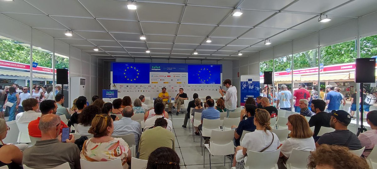 📚Hoy hemos acompañado a <a href="/sergiodelmolino/">Sergio del Molino</a> y <a href="/galtares/">Guillermo Altares</a> en el coloquio “La literatura y el sueño europeo bajo la amenaza autoritaria: El legado de Joseph Roth” en el Pabellón Europa de <a href="/FLMadrid/">Feria del Libro de Madrid</a>. Punto de partida: el libro 'Dos tardes con Joseph Roth'. ¡Gracias a todos! #FLMadrid25