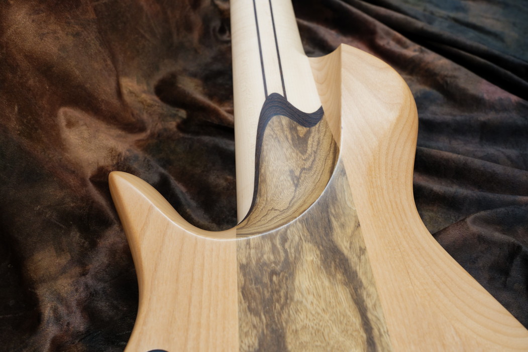 ties__store's tweet photo. 『Anniversary』
Fodera 40th Anniversary Emperor II 6 Elite Amboyna Burl
40周年モデルの最終系。
https://t.co/GOqngOCQ5Z
#tiesstore
#bassguitar
#fodera
#6stringbass
#Anniversary
#foderaguitars
#emperorII https://t.co/2oxvvhFHGC