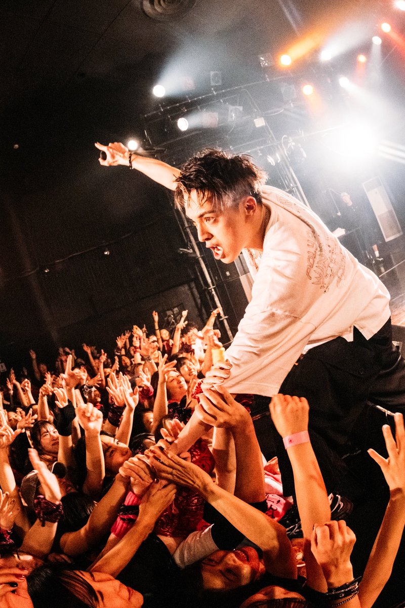 Novel Core (@iamnovelcore) on Twitter photo 岐阜、とてつもなくやばかった😭😭
魂と魂のぶつかり合いが出来た気がする。
思いっきり遊んだ後だから体調も気遣ってな😭
本当に楽しかった。ありがとう…!!!
今日の即出し、1枚!
また後ほど!!!
Photo: <a href="/SatoshiHata/">ハタサトシ / 畑 聡</a>
#BACKTOAGF_TOUR2025 岐阜、とてつもなくやばかった😭😭
魂と魂のぶつかり合いが出来た気がする。
思いっきり遊んだ後だから体調も気遣ってな😭
本当に楽しかった。ありがとう…!!!
今日の即出し、1枚!
また後ほど!!!
Photo: <a href="/SatoshiHata/">ハタサトシ / 畑 聡</a>
#BACKTOAGF_TOUR2025