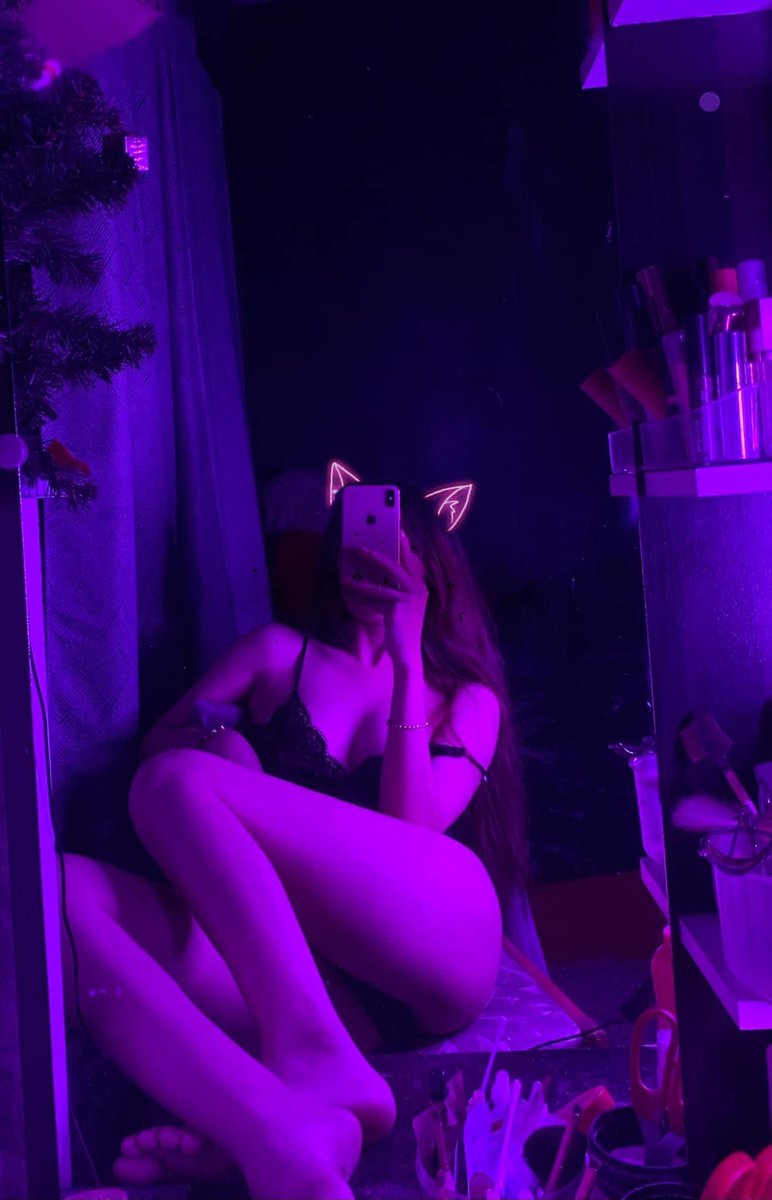 อยากโดนกินงูจังงง เงี่ยนๆ Dm มานะคะ 🍌💦🐍