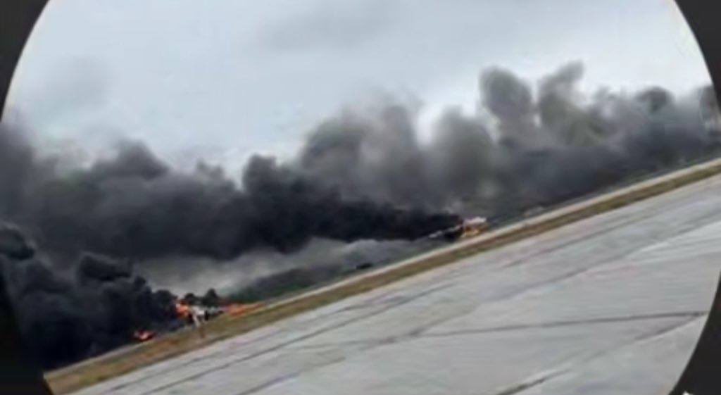 Maks_NAFO_FELLA's tweet image. ⚡️⚡️⚡️ SBU attacked 4 military airfields in Russia. Planes are currently burning at the Belaya, Diaghilevo, Olenya and Ivanovo airfields.