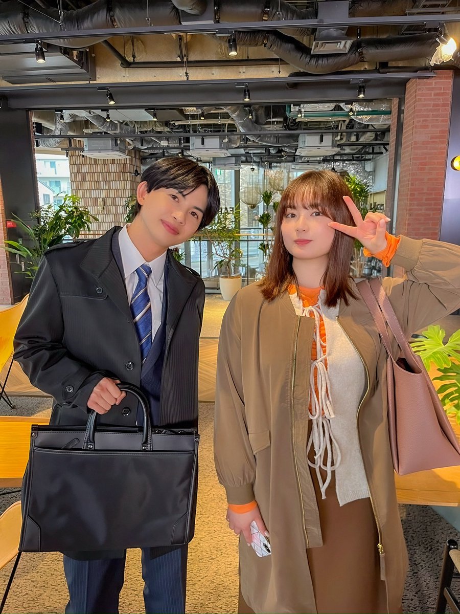 第𝟱話𝟲/𝟱(木)よる𝟭𝟬時🐶❄️
#低体温男子になつかれました。

販促イベント終わりの琴里&amp;高峰✌🏻📸

琴里が相馬を気にかけていることを
察知していた高峰…さすがです😎

4話TVerで配信中👀❤︎
🔗tver.jp/episodes/ep9zp…

#箭内夢菜 #草川直弥
#ワンエン
#低体温男子