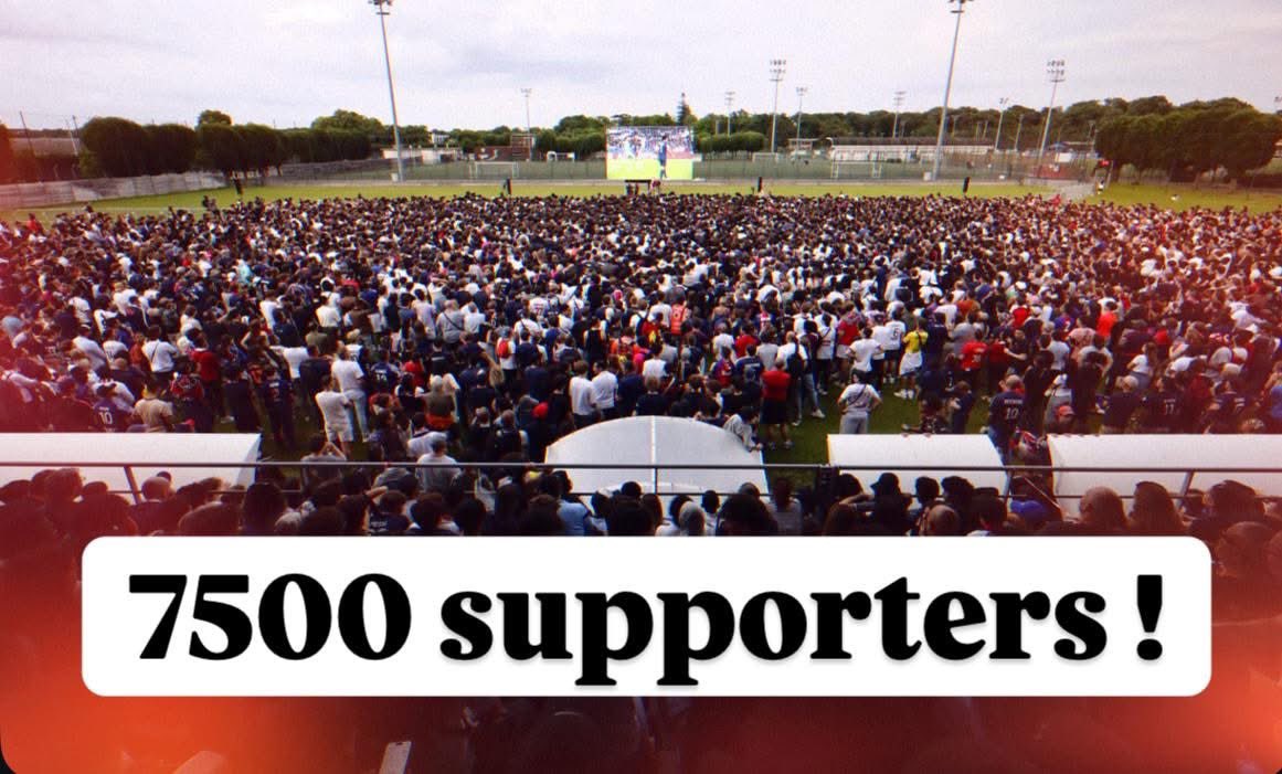 La plus grande fan zone d’Île-de-France était au Camp des Loges hier soir… Merci à vous toutes et à vous tous d’avoir honoré le lieu de mémoire, mythique de notre club ! <a href="/PSG_inside/">Paris Saint-Germain</a> <a href="/PSG_inside/">Paris Saint-Germain</a>
