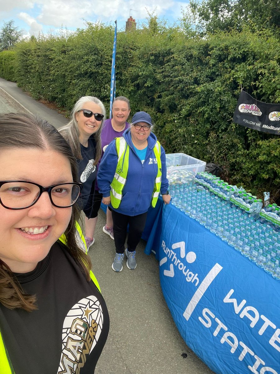 MadRunners have had a busy but enjoyable morning at the <a href="/RunThroughUK/">RunThrough</a> Jubilee 10K and Half Marathon water stations 💦 Well done to all the amazing runners! Shout out to MadRunners  Kieron &amp; Pam running the Half, and Joanne, Suzy, Shaun &amp; Abbie in the 10k! #teammadrunners