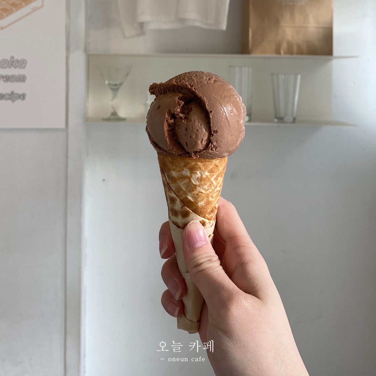 오늘 카페 - oneun cafe tweet media