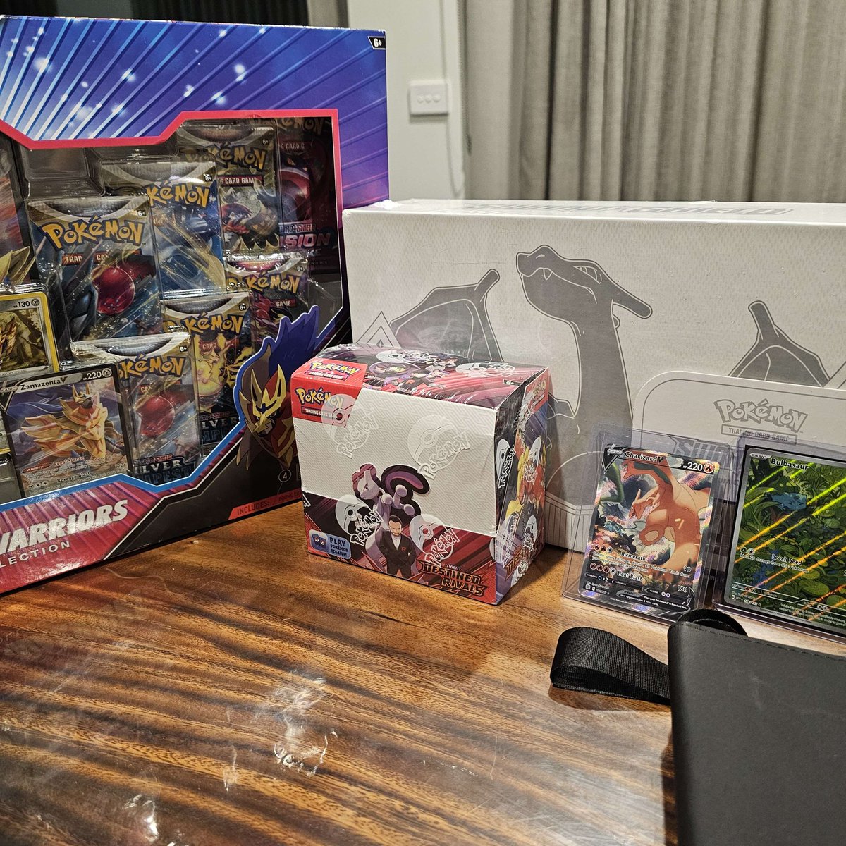 Went to my first card show today.
Met some passionate people and collected some goodies.