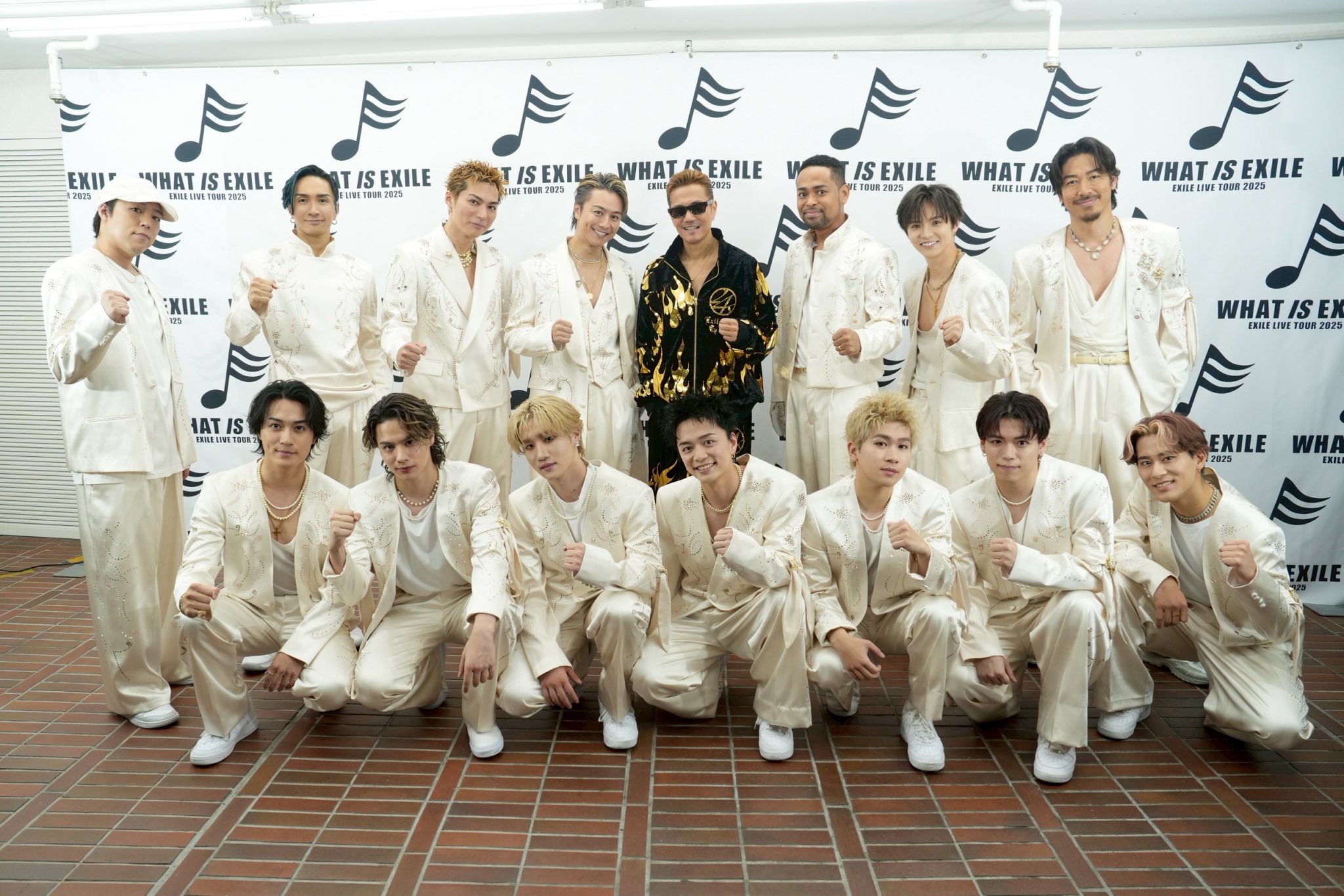 GsWwbvwbUAAFo1K?format=jpg&