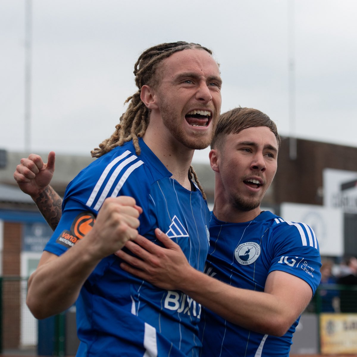 👊🏼 𝗦𝘁𝗮𝗿𝘁𝗶𝗻𝗴 𝘂𝘀 𝗼𝗳𝗳 are Luke Brennan, Kieran Burton and Johnny Johnston, who all enter the second year of their contracts with the Bucks.

#UpTheBucks | #TeamBuxton