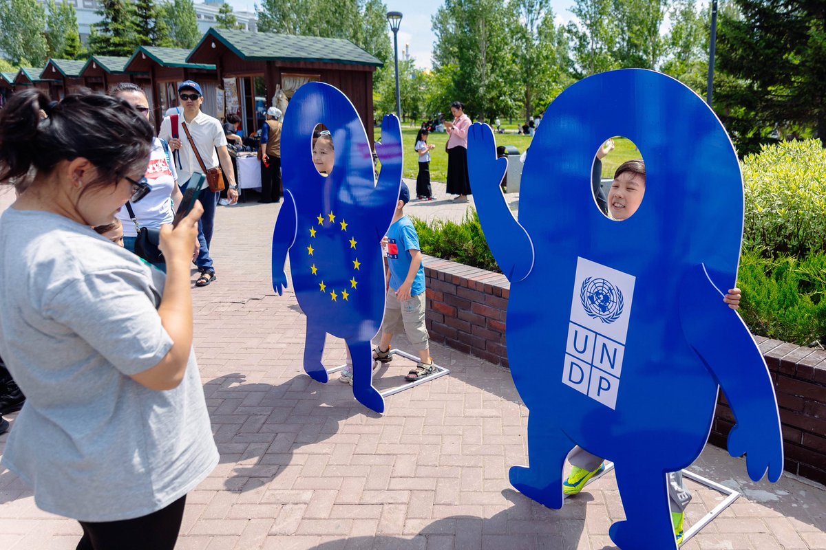 Today we joined #EuroFest2025 to celebrate #EuropeDay with <a href="/EUinKazakhstan/">EU in Kazakhstan</a>! 🇪🇺🇰🇿

We showcased our joint projects, driving sustainable development in Kazakhstan through #EU funding and regional cooperation. 

📈🤝 #UNDPEUpartnership