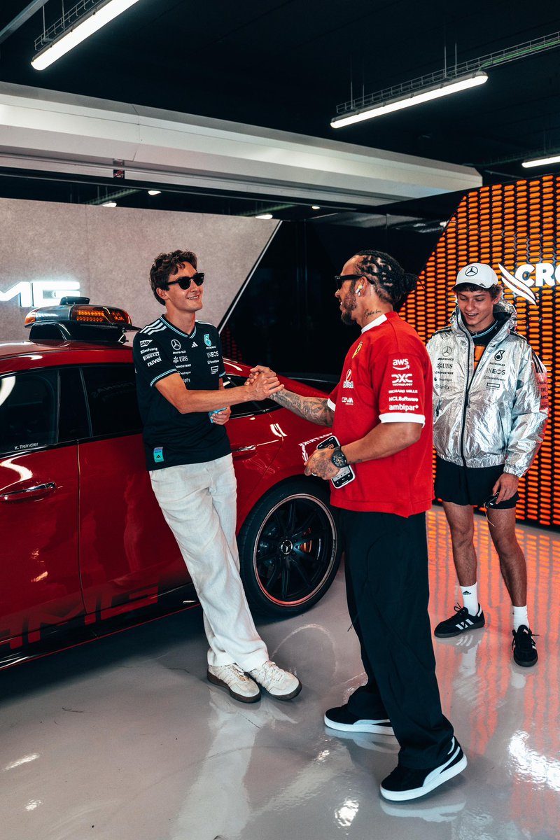 GeorgeRussell63's tweet photo. Race day ready 🇪🇸 https://t.co/iq28zTHX54