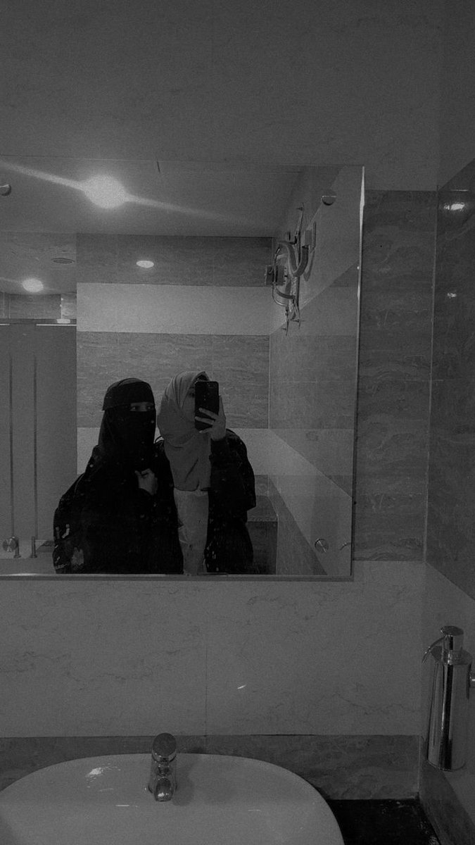 دائما الاهتمام هو نصف السعاده فاهنيئا لمن له شخص يهتم به 💕 
#ريتوت