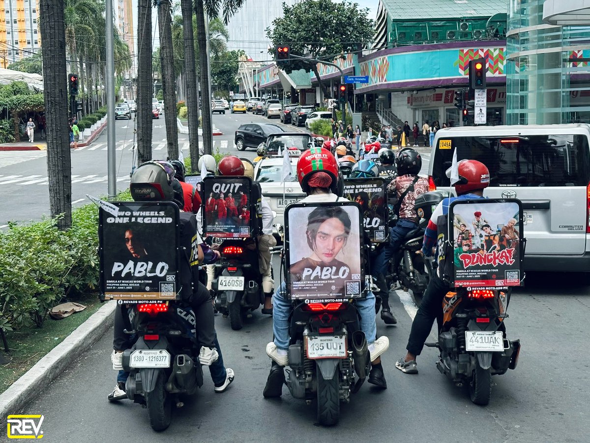 revadsmotoadsph's tweet image. SB19 𝙎𝙞𝙢𝙪𝙡𝙖 𝘼𝙩 𝙒𝙖𝙠𝙖𝙨 𝙈𝙤𝙩𝙤𝙧𝙘𝙖𝙙𝙚🏍️🏁
Behind-the-scenes snaps from our rolling billboards and motorcade 🛣️
Full video highlight coming soon, abangan!🤩🥳

 #SB19SimulaAtWakas #SaWWorldTourKickoff #RevAdsPh #Motoads #SaWWorldTour #SAWPabloOnTheRoad