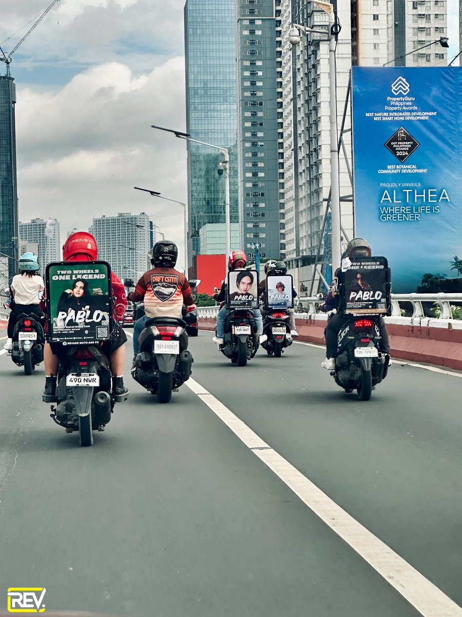 revadsmotoadsph's tweet image. SB19 𝙎𝙞𝙢𝙪𝙡𝙖 𝘼𝙩 𝙒𝙖𝙠𝙖𝙨 𝙈𝙤𝙩𝙤𝙧𝙘𝙖𝙙𝙚🏍️🏁
Behind-the-scenes snaps from our rolling billboards and motorcade 🛣️
Full video highlight coming soon, abangan!🤩🥳

 #SB19SimulaAtWakas #SaWWorldTourKickoff #RevAdsPh #Motoads #SaWWorldTour #SAWPabloOnTheRoad