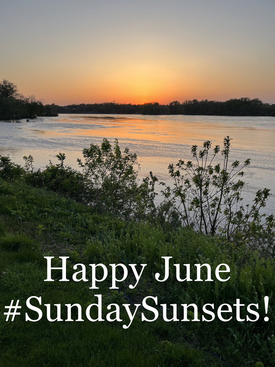 It’s the First Sunday In June So That Means It’s Time for #SundaySunsets!👍
Let’s Fill Our Screens With a Cornucopia of Colors By Sharing Sunrise and Sunset Memories!🌈
Here’s a Delightful Memory From My Toledo, Ohio Backyard - A Sunset Over the Maumee River.😀
#Sunrise #Sunset