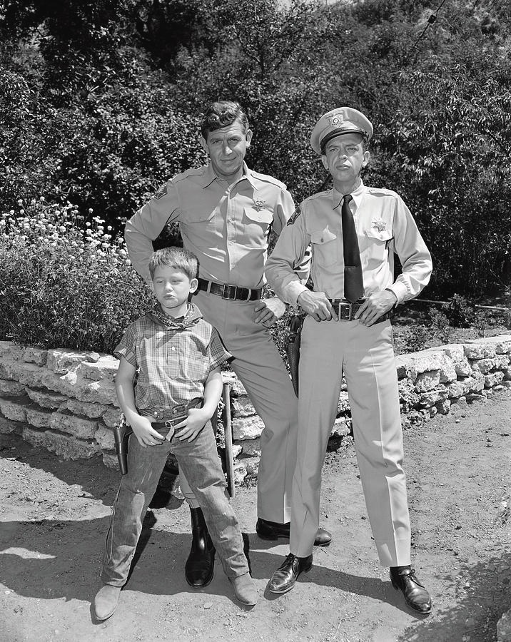 #BornOnThisDay Andy Griffith (June 1, 1926 – July 3, 2012). With Ronnie Howard &amp; Don Knotts in "The  Andy Griffith Show" which ran for 249 episodes between 1960 and 1968.