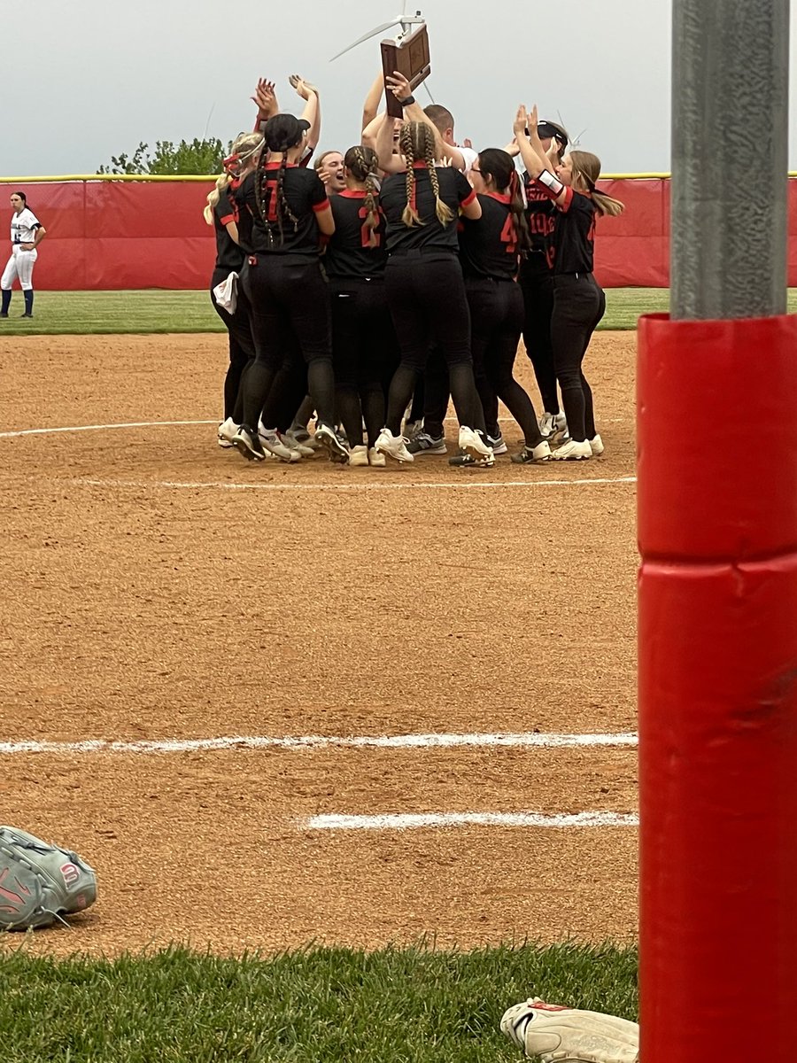 SECTIONAL CHAMPS!! 🏆So beyond proud of this team. We aren’t done yet! #feartheteeth <a href="/PrairieSoftball/">CP Softball</a> <a href="/ShockwavesSB/">Indiana Shockwaves</a> <a href="/ShockwavesBeres/">Indiana Shockwaves 18u Beres</a> <a href="/AcceleratedFas1/">Accelerated Fastpitch Academy</a> <a href="/Quaker_softball/">Earlham College Softball</a> <a href="/strike3_next/">Stacey Goyette</a> <a href="/GC__Softball/">Grace College Softball</a> <a href="/StFrancissftbal/">🥎SAINT FRANCIS SOFTBALL🥎</a>