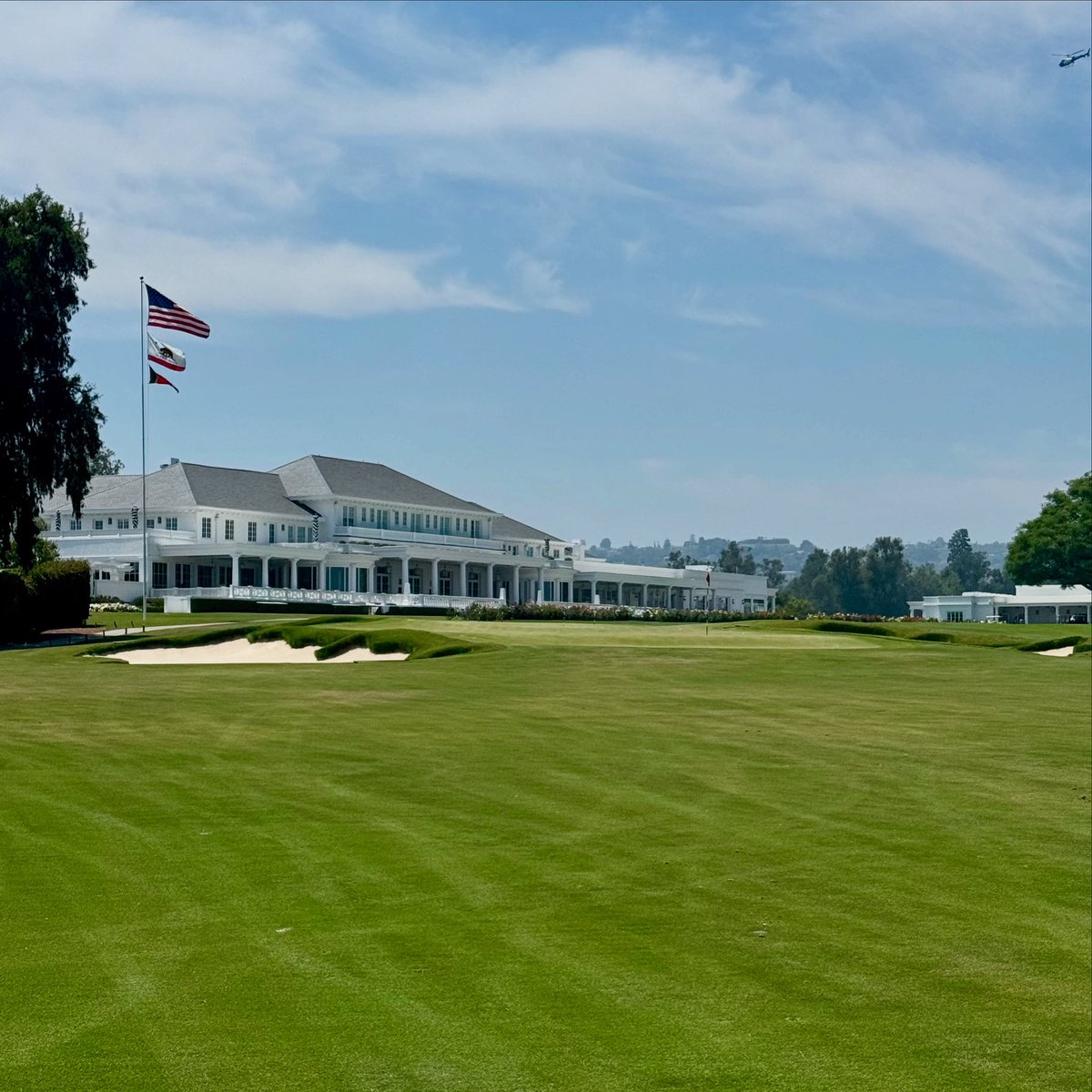 As a closing spectacle, the 18th on the South (which is considered the second course at LACC) really does take some beating! 

#golftwitter