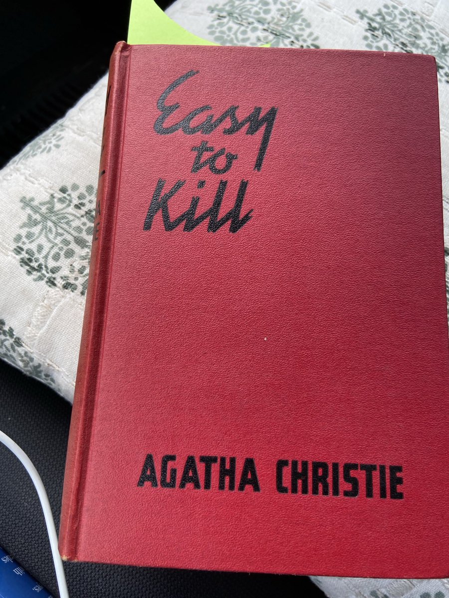 HappyTigerMan's tweet image. Today’s reading. Feeling very Agatha Christie