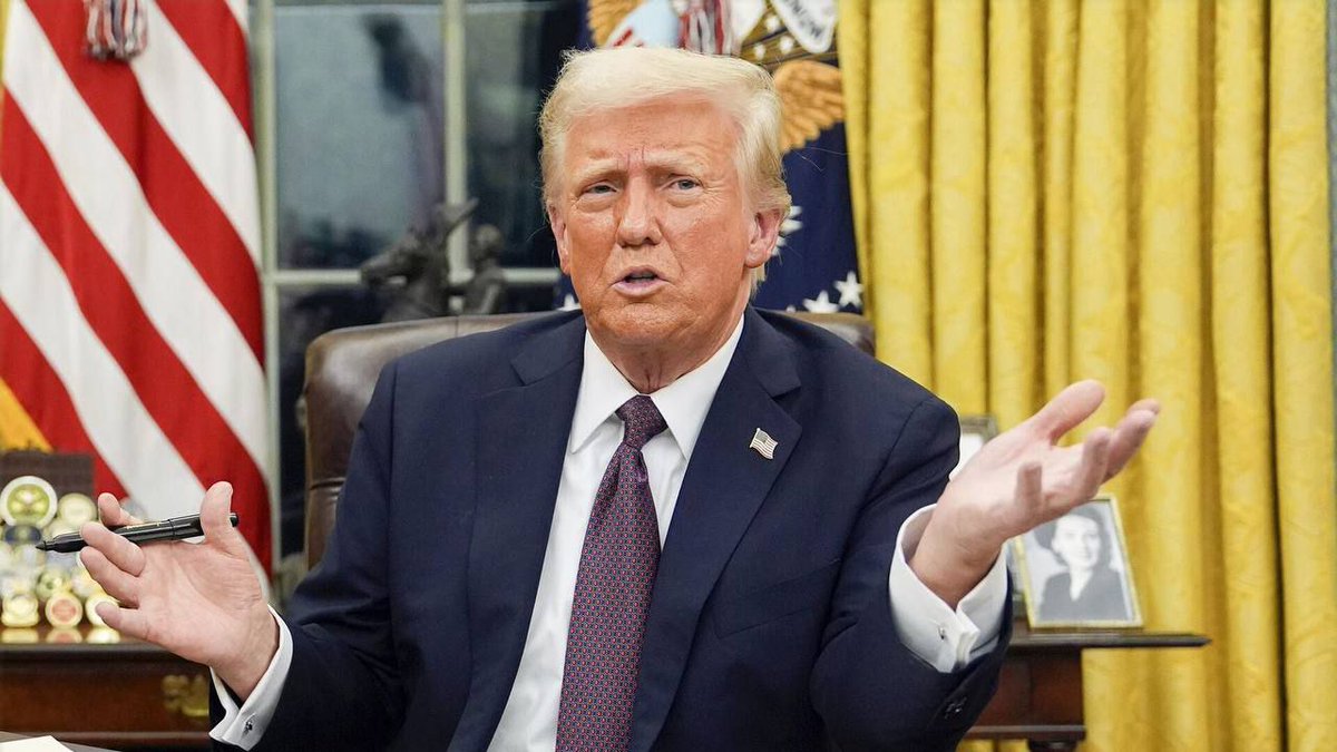 🇺🇸🇷🇺Trump stated that Ukraine must compensate Russia for the destroyed aircraft.

“They were just sitting there, not bothering anyone. If the Ukrainians had shot them down during a combat mission, that would be a different matter. But they were just sitting there. It’s like