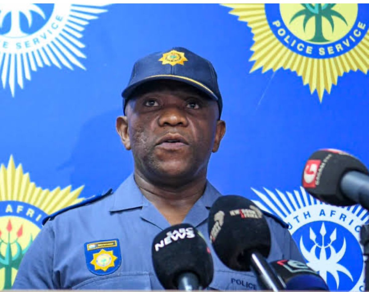 MrLuvo's tweet photo. “The police approached the suspect, the suspects fire shots at the police and the the police retaliated “ 🤣🤣 https://t.co/CQlXbhqcXA