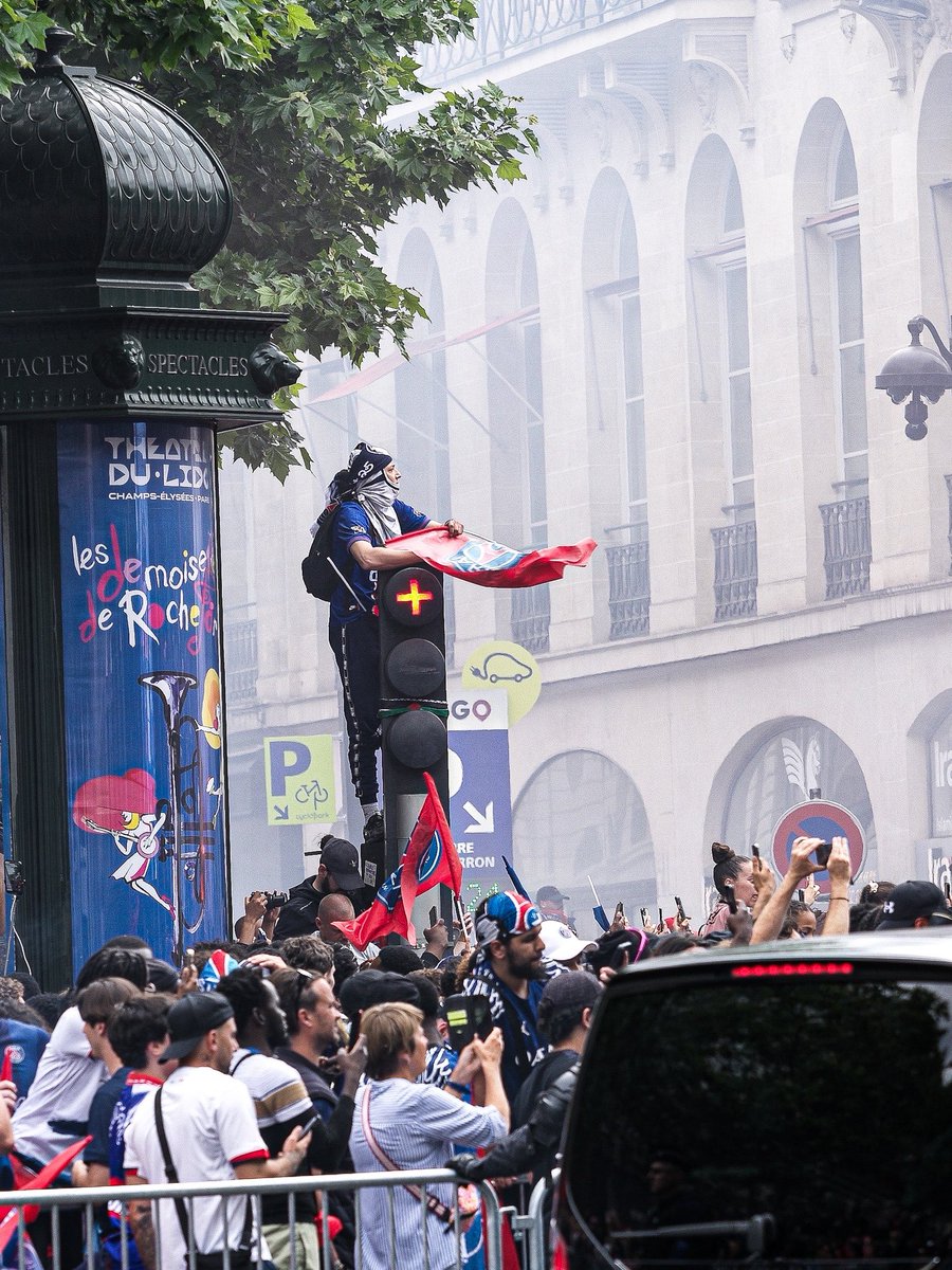 Champion #psg #ChampionsLeague #ChampsElysees