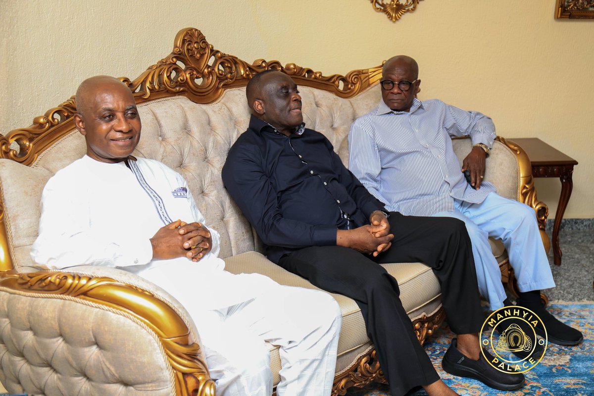 Opemsuo Radio (@opemsuoradio) on Twitter photo Dr. Osei Kwame Despite and Dr. Ernest Ofori Sarpong welcomed the Asantehene at his residence ahead of this evening’s Automobile Museum opening.
cc/📸: <a href="/ManhyiaPalace/">Manhyia Palace</a> - <a href="/OpemsuoRadio/">Opemsuo Radio</a>
#opemsuoradio Dr. Osei Kwame Despite and Dr. Ernest Ofori Sarpong welcomed the Asantehene at his residence ahead of this evening’s Automobile Museum opening.
cc/📸: <a href="/ManhyiaPalace/">Manhyia Palace</a> - <a href="/OpemsuoRadio/">Opemsuo Radio</a>
#opemsuoradio