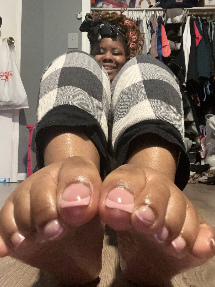 MayaMeals's tweet photo. I'm selling feet content. Inbox me if interested #feet #feetfetısh #feetsub #fypviraltwitter https://t.co/9floi2jjGB