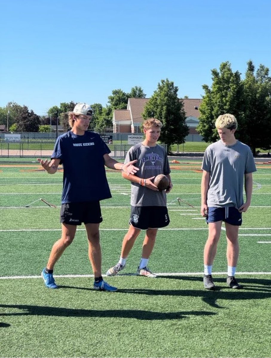 BodeHammond13's tweet image. Had fun at the @RogueKicking summer kickoff camp, it was fun to learn from the best!