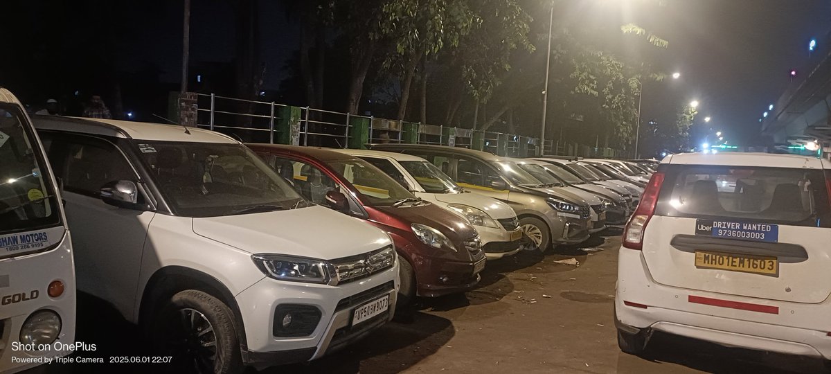 Nukkad News India (@nukkadlive1) on Twitter photo #Govandi घाटकोपर मानखर्द लिंक रोड पर अवैध पार्किंग कर के रखी हुई है रमाबाई मात & आंबेडकर गार्डन के बीच से जाने के लिए रास्ता तक बंद कर के रखा हुआ है क्या <a href="/MTPHereToHelp/">Mumbai Traffic Police</a> सो रही है ऐसा सवाल लोगों का है क्यों #Trafficepolice काम नहीं करती हर कोई जानता है #jhol #Govandi घाटकोपर मानखर्द लिंक रोड पर अवैध पार्किंग कर के रखी हुई है रमाबाई मात & आंबेडकर गार्डन के बीच से जाने के लिए रास्ता तक बंद कर के रखा हुआ है क्या <a href="/MTPHereToHelp/">Mumbai Traffic Police</a> सो रही है ऐसा सवाल लोगों का है क्यों #Trafficepolice काम नहीं करती हर कोई जानता है #jhol