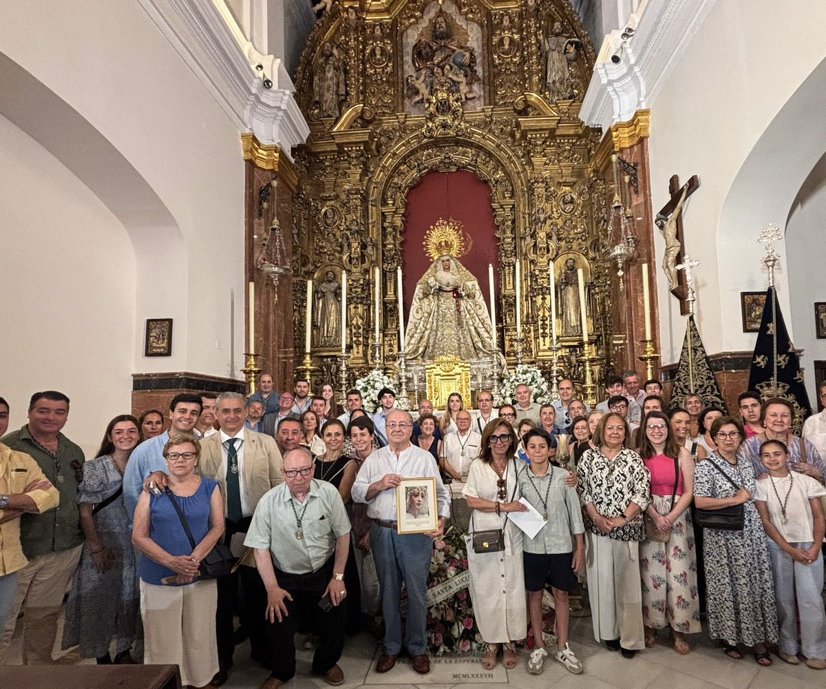 Esperanza de Triana (@espdetriana) on Twitter photo La Hermandad de Montserrat gana el Jubileo en la Capilla de los Marineros
En el marco del Año Santo de la Esperanza, la <a href="/Hdad_Montserrat/">HDAD. DE MONTSERRAT</a> ha peregrinado este fin de semana hasta la Capilla de los Marineros, donde ha ganado el Jubileo ante las plantas de la Santísima Virgen.
Este La Hermandad de Montserrat gana el Jubileo en la Capilla de los Marineros
En el marco del Año Santo de la Esperanza, la <a href="/Hdad_Montserrat/">HDAD. DE MONTSERRAT</a> ha peregrinado este fin de semana hasta la Capilla de los Marineros, donde ha ganado el Jubileo ante las plantas de la Santísima Virgen.
Este