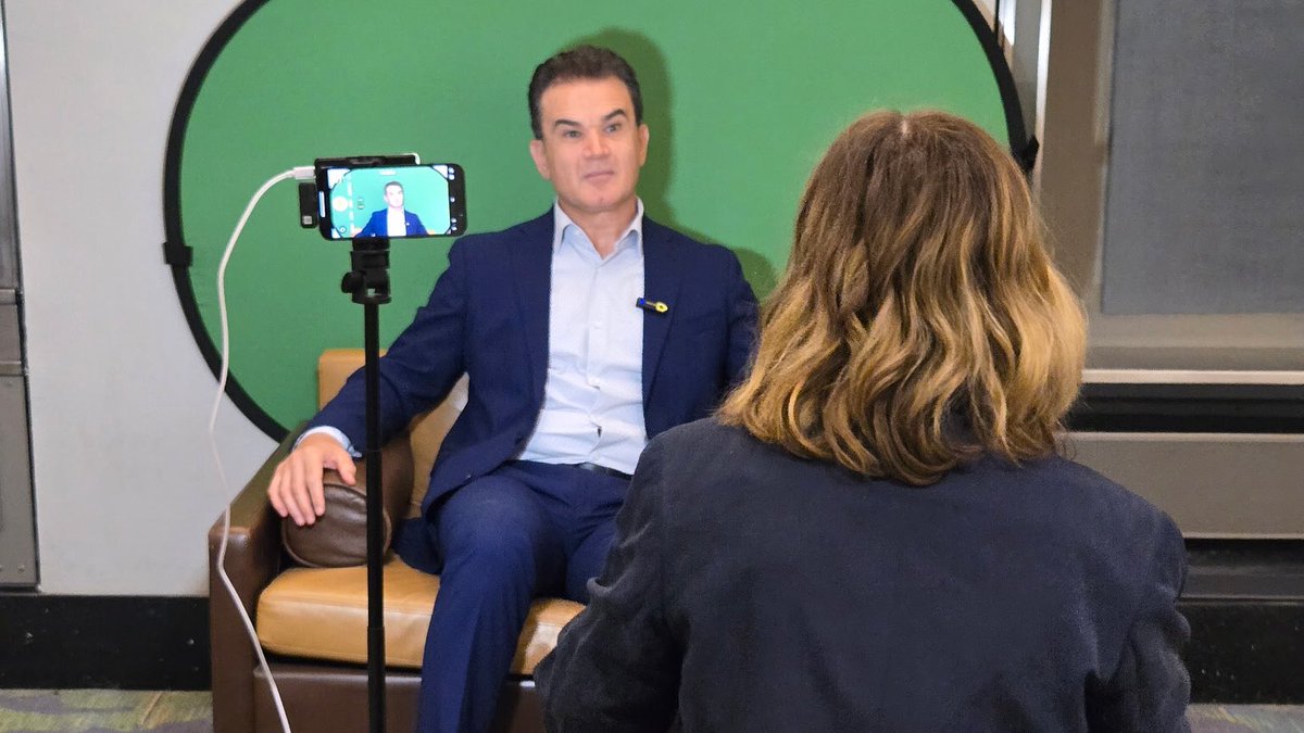 Moffitt Cancer Center (@moffittnews) on Twitter photo Behind the scenes at #ASCO25: Moffitt experts Ahmad Tarhini, MD, PhD (<a href="/ATarhiniMDPhD/">Ahmad Tarhini</a>) and Richard Kim, MD, join <a href="/OncLive/">OncLive.com</a>, <a href="/OncologyNow/">Oncology Now</a> and Oncology Learning Network to share insights from <a href="/ASCO/">ASCO</a>. #MoffittASCO25 Behind the scenes at #ASCO25: Moffitt experts Ahmad Tarhini, MD, PhD (<a href="/ATarhiniMDPhD/">Ahmad Tarhini</a>) and Richard Kim, MD, join <a href="/OncLive/">OncLive.com</a>, <a href="/OncologyNow/">Oncology Now</a> and Oncology Learning Network to share insights from <a href="/ASCO/">ASCO</a>. #MoffittASCO25