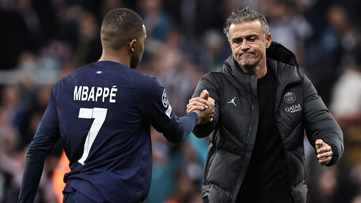 🗣️ Luis Enrique last month on Mbappé's departure: "I'd rather have 4 players who score 12 goals each than 1 player who scores 40 goals."