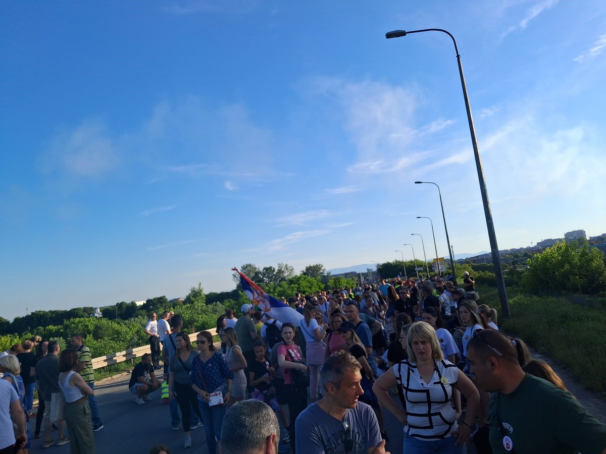 AnaPavlovic16's tweet image. Blokiran most preko Save. #Šabac se pridružio protestu Vostani Serbije u 42 grada u Srbiji. 

PUMPAAAAAAAAAJ! 💪💪💪💪💪