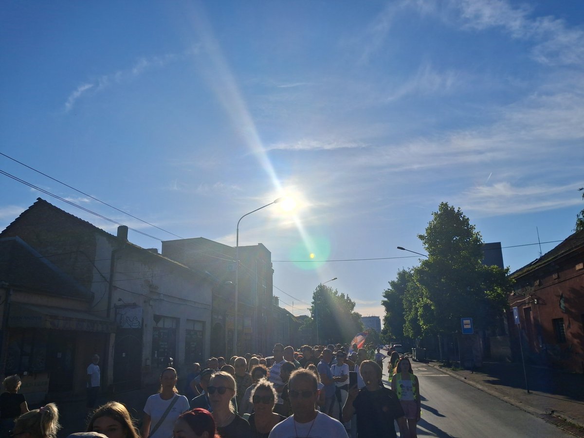 AnaPavlovic16's tweet image. Blokiran most preko Save. #Šabac se pridružio protestu Vostani Serbije u 42 grada u Srbiji. 

PUMPAAAAAAAAAJ! 💪💪💪💪💪