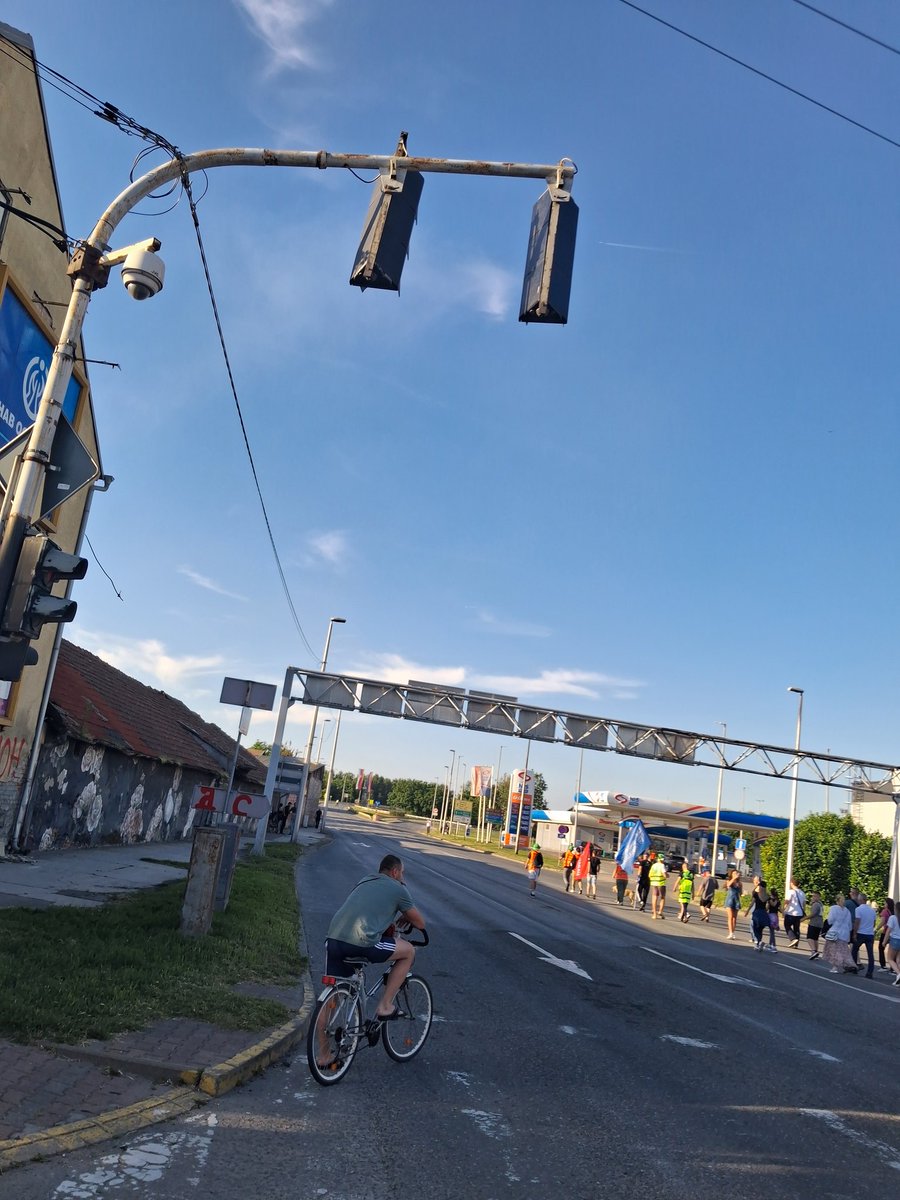 AnaPavlovic16's tweet image. Blokiran most preko Save. #Šabac se pridružio protestu Vostani Serbije u 42 grada u Srbiji. 

PUMPAAAAAAAAAJ! 💪💪💪💪💪