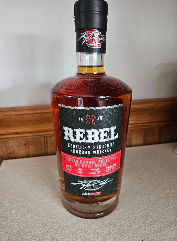 blattner1975's tweet photo. Finally, I obtained me a bottle. Let's GOOOOOO #ROWDYNATION @KyleBusch @RandallB14 @SpotterDerek @RCRracing Time to get ROWDY #Rebel #Luxrow I'll be in VL one way or another today Woooo https://t.co/GHiWHYUw1s