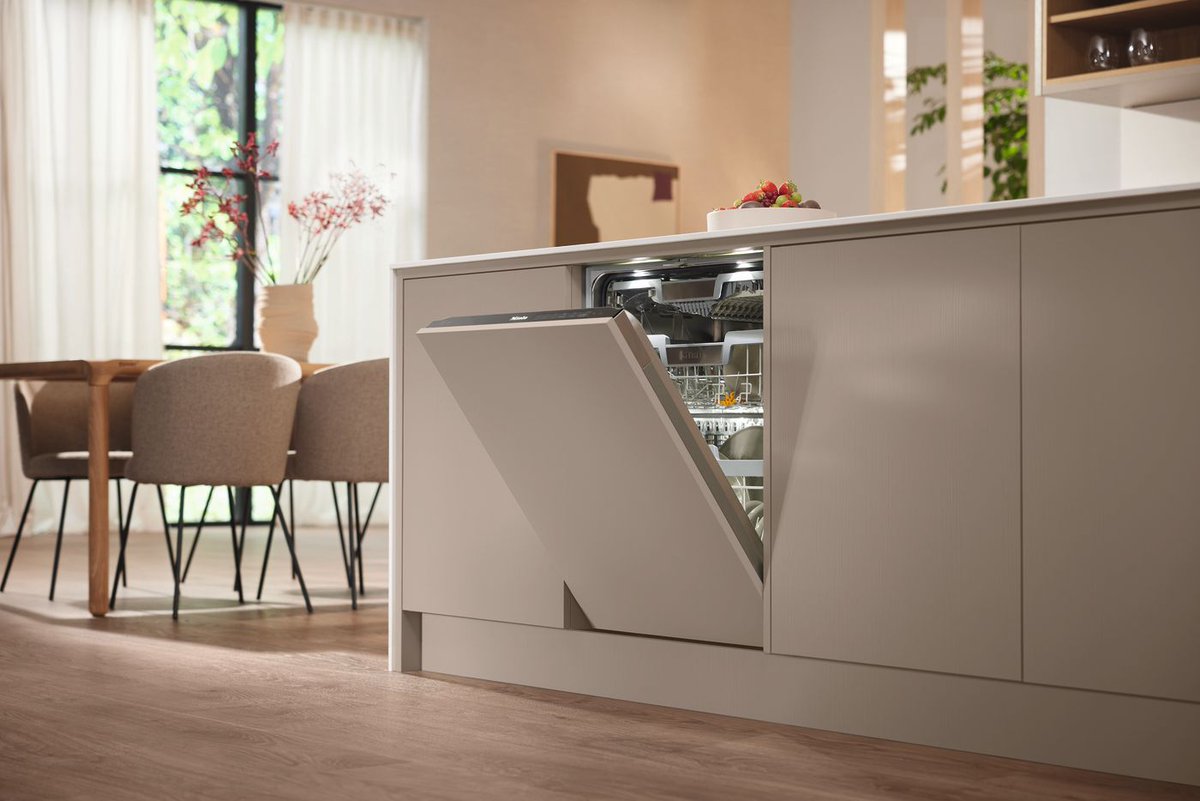 🏠 Celebrate National Homeownership Month with a sleek, powerful #Miele Dishwasher. 

Blends into your kitchen. Powers through messes. Ready for every meal (and guest).

Learn more: bit.ly/4kk6J4I

#MieleUSA #ImmerBesser