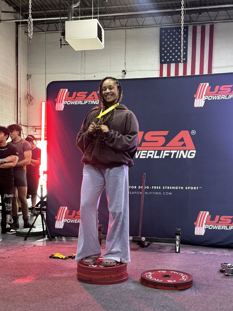 yanniiiiibfit's tweet image. First place baby. I’m proud. #usapl