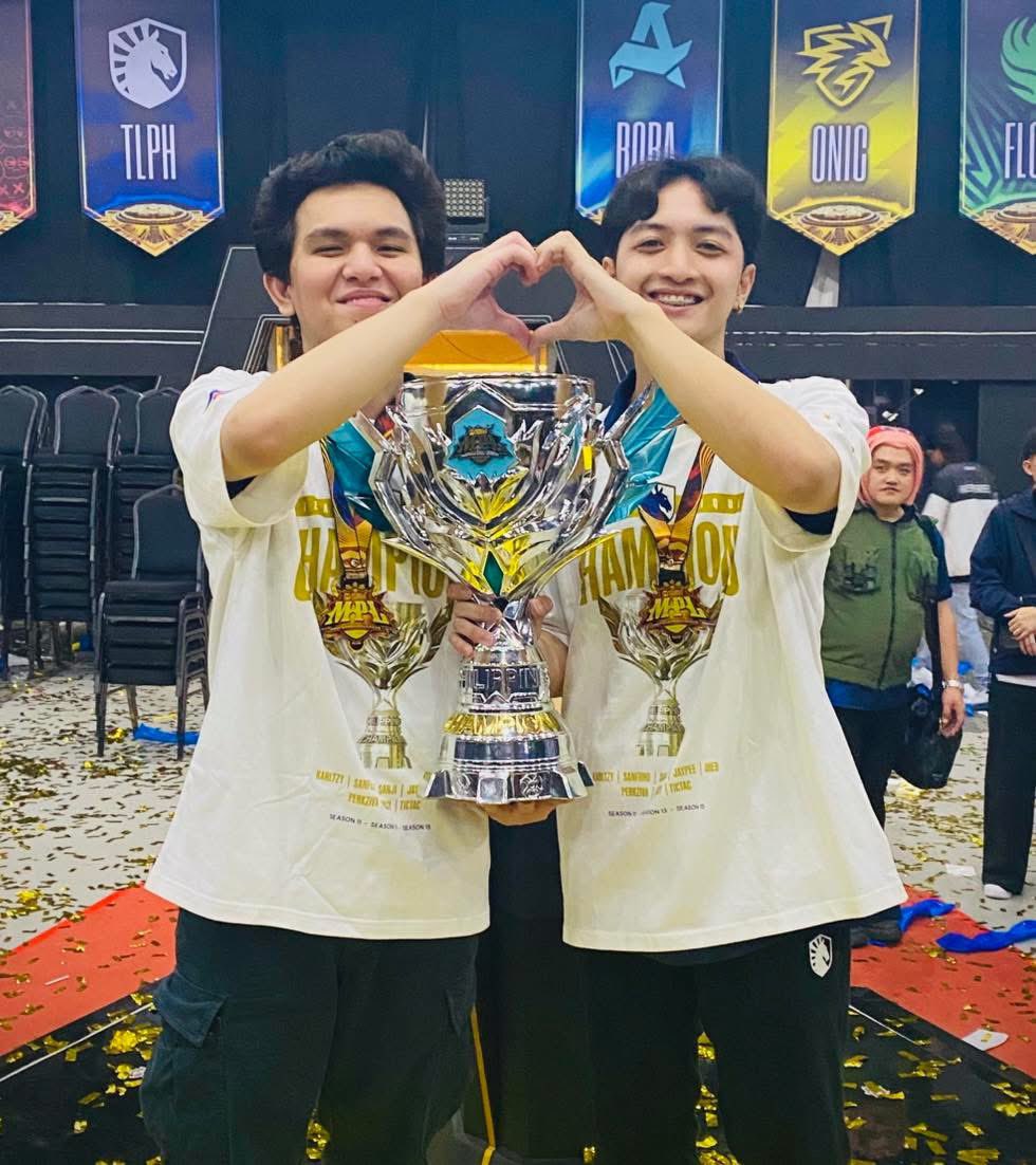 solelyvw's tweet photo. BABYCAKES DUO OMG CUTIESSSSS https://t.co/65m58X0Ybp