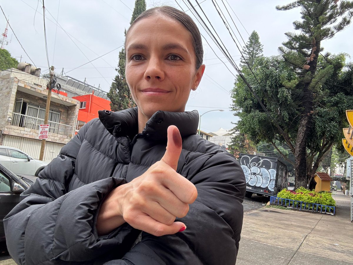 Para mí votar siempre es especial. 

Hoy es un día histórico para nuestro país.