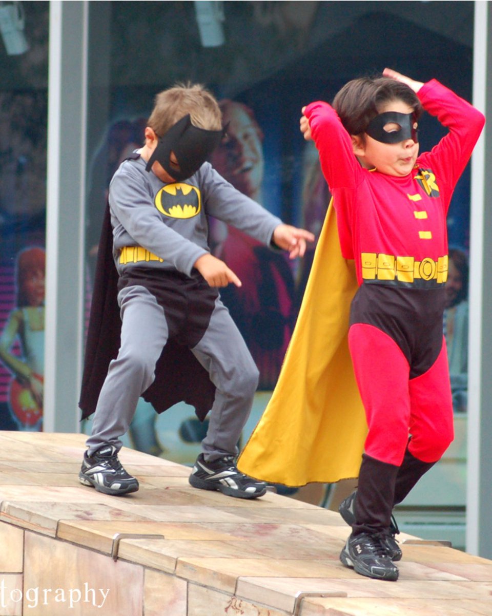 jamscanada1's tweet photo. ✨ Creativity works better in pairs. ✨

Meet 5 iconic duos that prove good teamwork makes the magic happen:

🦇 Slide 1: Batman &amp; Robin
Even heroes need backup. Mentorship makes the mission easier. 

1/5 https://t.co/YPbYMi5eLA
