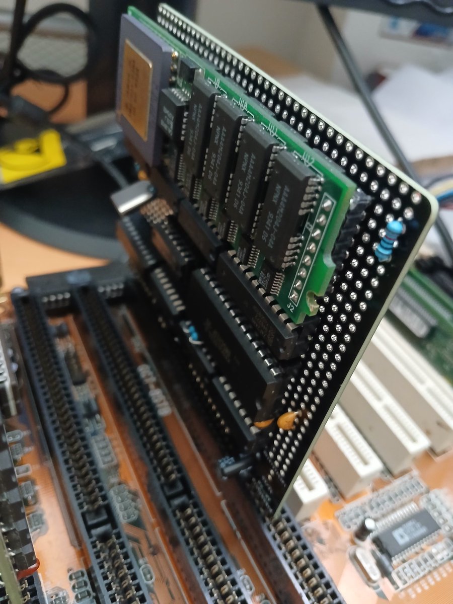 nanochess's tweet image. This weekend I was busy coding the input/output portion in MS-DOS for my transputer ISA board. And guess what? Now my Pascal compiler works and the Ray Tracer. It is also compatible with an Inmos B004 board. Uploaded to my git 😉 #retro #transputer