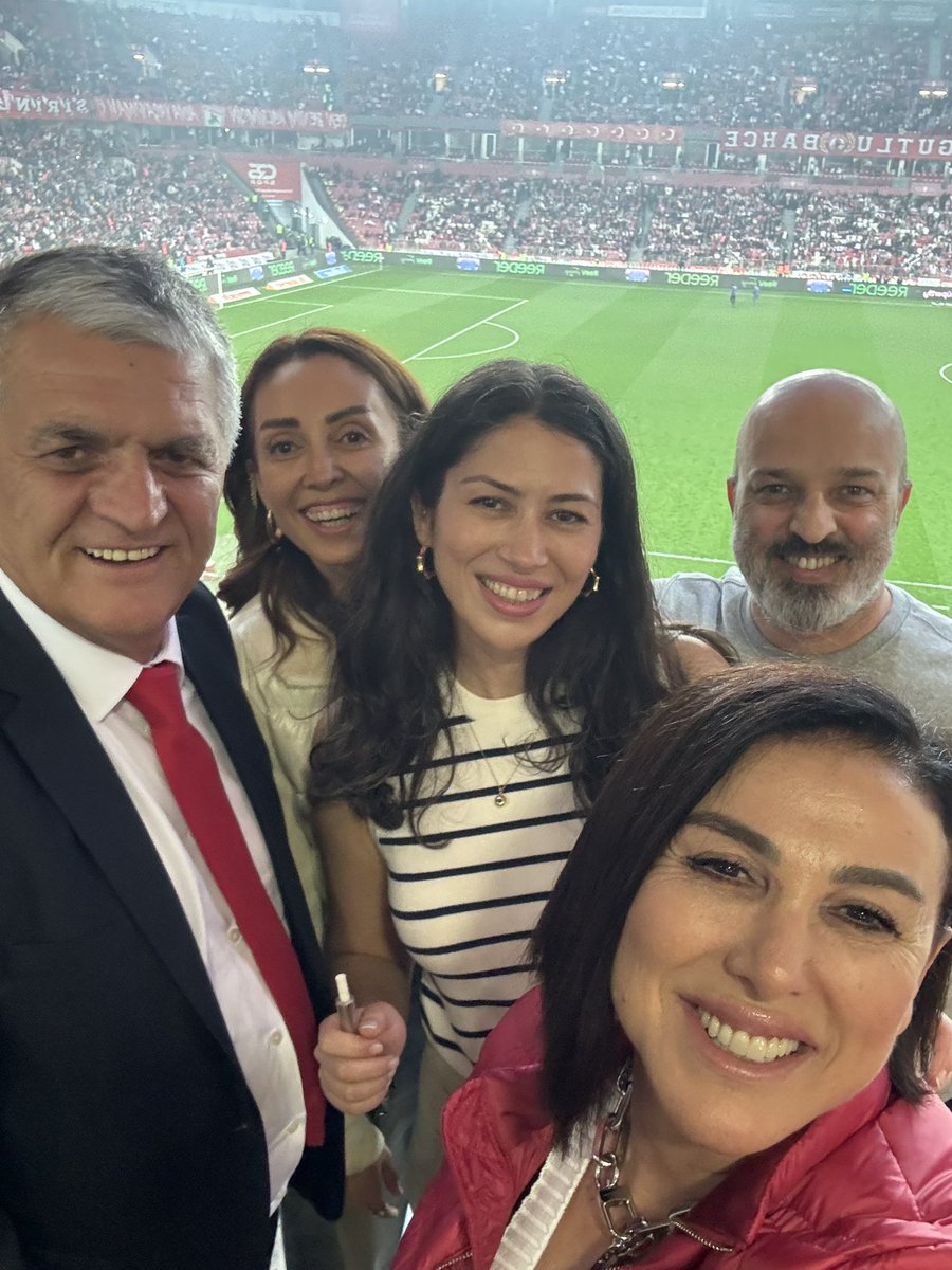 Bu maç alınacaak ❤️🤍🖤