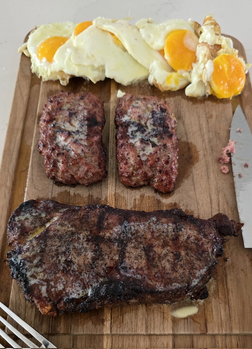 5am, 5.5M ruck - 65 lbs
12pm, feast on NY Strip, sausage, and tallow fried eggs
4pm, beef shanks &amp; tallow fried shrimp

Who else is winning on this beautiful Sunday? 🇺🇸