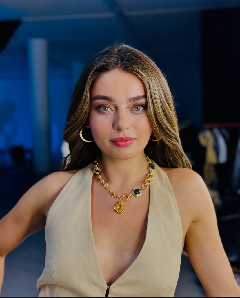 mycapella01's tweet photo. #AyçaAyşinTuran, #Dark dizisinin başrolü #LouisHofmann’la #AlBeniBaba filminde partner oluyor. 💥

K - Birsen Altuntaş https://t.co/N4TbWc3IQq