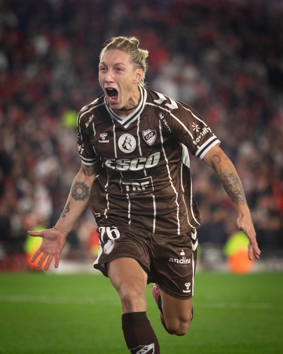 📚 Dame Bola (& Tears at La Bombonera) tweet media