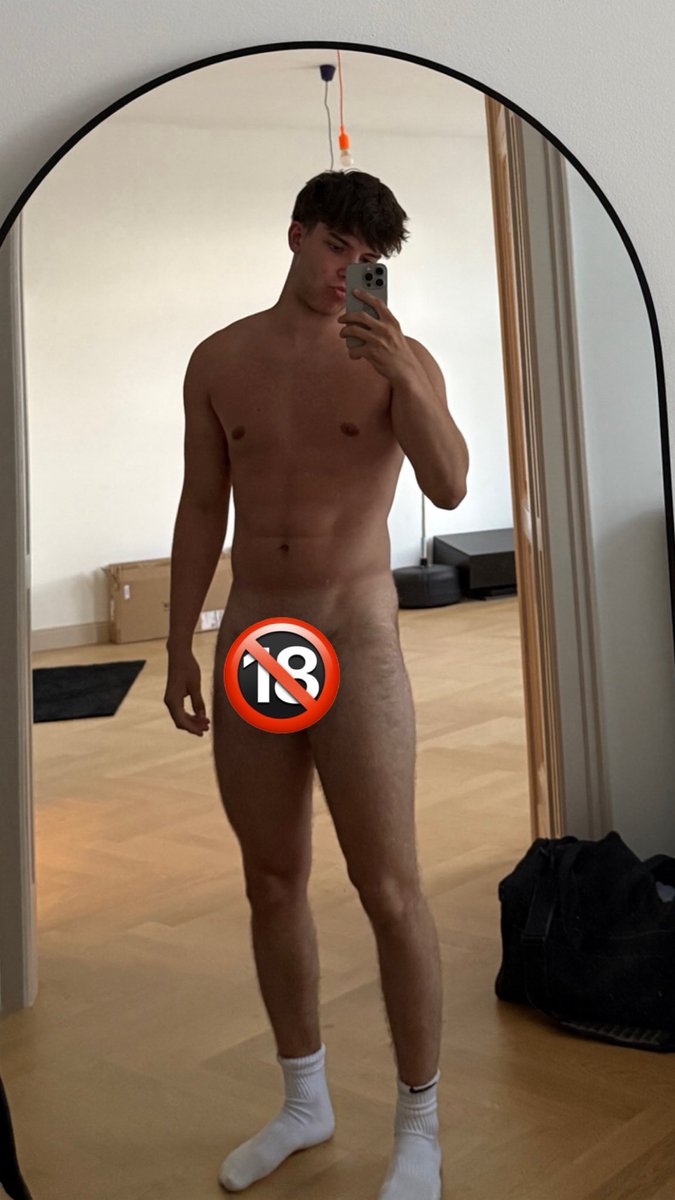 Rt if u want me without the sticker 🔞🤪