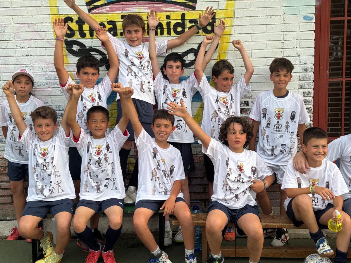 Ayer se despidieron nuestros prebenjamines y alevines del fútbol sala, dando por concluida una temporada llena de emociones, aprendizaje y grandes momentos. 

Enhorabuena a sus entrenadores por el trabajo realizado, ahora toca descansar.

¡Nos vemos a la vuelta Trinis!