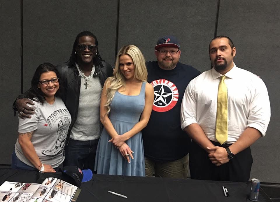Sad to hear my friend <a href="/RonKillings/">Ron Killings</a> has been released by the <a href="/WWE/">WWE</a> 😢
Thanks for all the wonderful memories Truth! #Jiffy